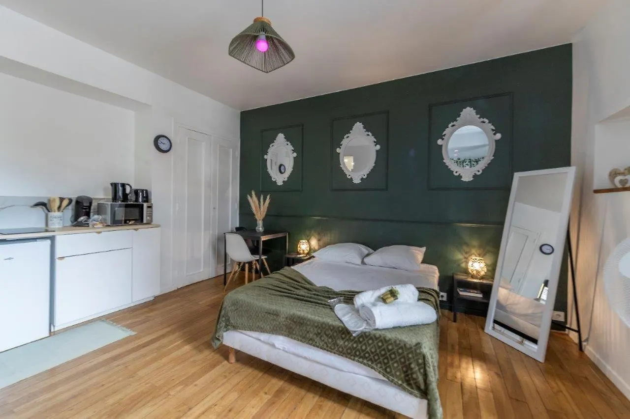Apartment La Maginot Room Yourhosthelper Grenoble France